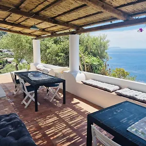  Villa Vista Mare A Filicudi